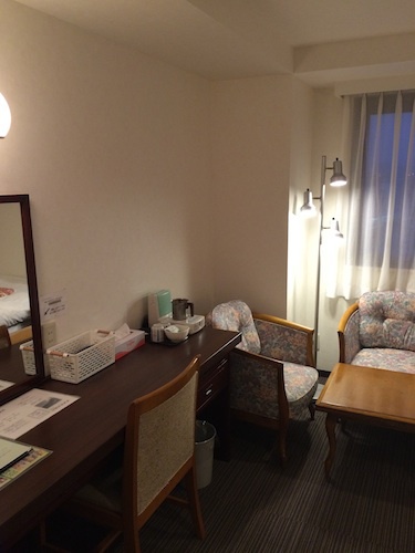 ツインデスク周り